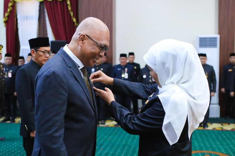 Ketua Umum PWI Akhmad Munir Dianugerahi Lencana Kehormatan Jatim