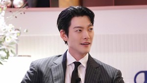 “Sekarang aku lebih bersyukur dan menikmati hidup,” kata Kim Woo Bi. Foto: Instagram ament_official