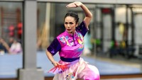 Adik Kris Dayanti, Kartika Sary, juga mengabadikan momen kakaknya yang sedang serius berlatih menjelang ke berangkatan ke China. Foto: Instagram @krisdayantilemos