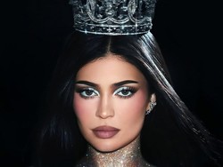 Kylie Jenner Tampil Jadi Tahanan Seksi dalam Iklan King Kylie, Tuai Kritikan