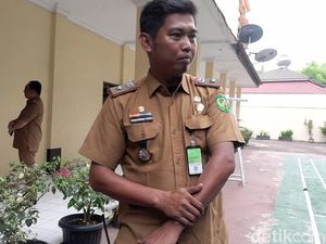 Tangan Lurah di Medan Bengkak gegara Didorong Warga ke Parit