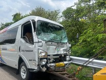 Mobil Travel Tabrak Minibus di Tol Cipularang, Satu Orang Tewas