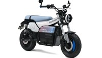 Desainnya juga menarik perhatian. Suzuki memberikan ruang khusus pada bodi e-VanVan supaya pemilik bisa menempelkan stiker atau dekorasi lain sesuai selera. Konsep ini mencerminkan gaya hidup anak muda masa kini-personal, ekspresif, dan fun. Foto: Dok. Suzuki