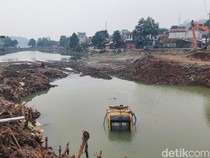 Penampakan Alat Berat yang Ambles Terhisap Lumpur Situ Ciburuy