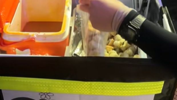 Viral! Pria Korea Jualan Cilok Keliling Naik Sepeda di Ansan