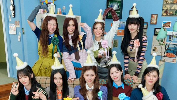 Perayaan 10 tahun debut, TWICE rilis lagu ME+YOU ajak penggemar nostalgia. (dok. JYP Entertainment).