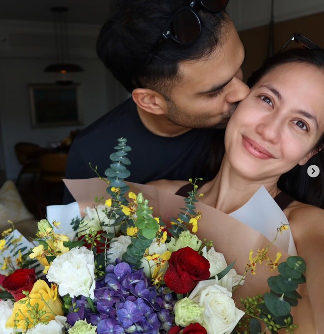 Ulang tahun kali ini merupakan momen pertama Pevita merayakannya bersama suami, Mirzan Meer. Diketahui keduanya resmi menikah pada 20 Oktober 2024. Foto: Instagramm/@pevpearce