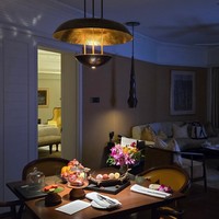 Di ulang tahunnya kali ini Pevita juga mengaku kembali teringat pada masa-masa kelamnya dulu. And I got a flashback of those birthdays where I felt scared, lost, or lonely and quietly hoping next year would be lighter... terangnya. Foto: Instagramm/@pevpearce