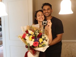 7 Potret Pevita Pearce Rayakan Ultah ke-33, Pamer Kemesraan Dengan Suami