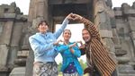 OMG! Pevita Pearce Foto Bareng Ji Chang Wook di Prambanan