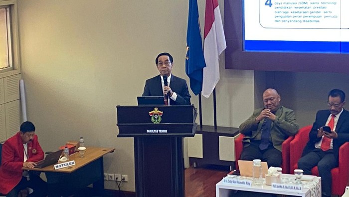 Prof Jamaluddin Jompa saat pemaparan materi dalam penjaringan aspirasi dan sosialisasi bakal calon rektor Unhas di Aula Fakultas Teknik, Kampus Unhas Gowa.