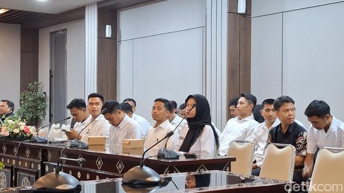 Puluhan SPPG se-Kota Mataram dipanggil guna meminimalisir kasus keracunan di sejumlah sekolah, Senin (13/10/2025).