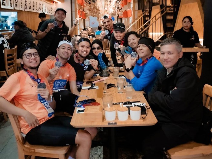 Raffi Ahmad dan Ariel NOAH ikut Chicago Marathon, Minggu (12/10/2025) waktu setempat.