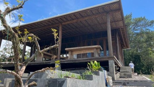 Bangunan restoran di tengah TWA Penelokan Bangli.