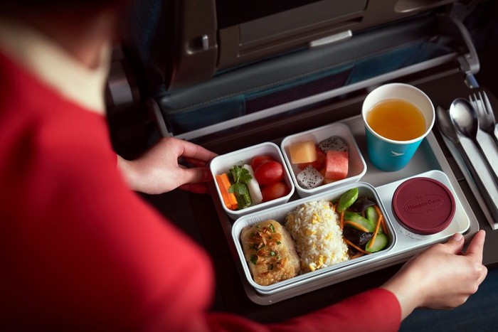 **Sajikan Menu Taraf Michelin, Nikmati Makanan Mewah di Kelas Ekonomi Cathay Pacific**