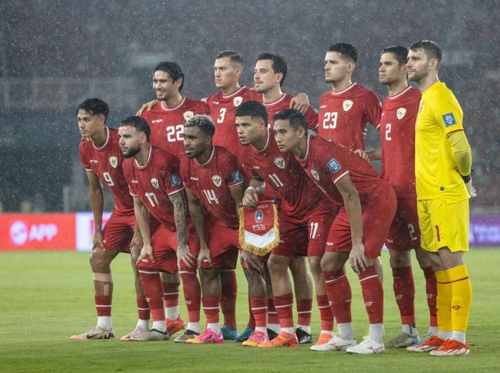 Indonesia players pose for photos before the FIFA World Cup Asian 3rd Qualifier Group C match against Japan at Gelora Bung Karno Stadium in Jakarta, Indonesia, on November 15, 2024. (Photo by Garry Lotulung/NurPhoto via Getty Images)