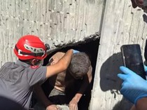 Numpang Tidur di Terowongan, Turis Malah Terjebak