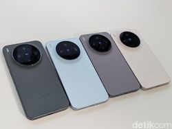 Menggenggam Vivo X300 yang Mungil Tapi Makin Bertenaga