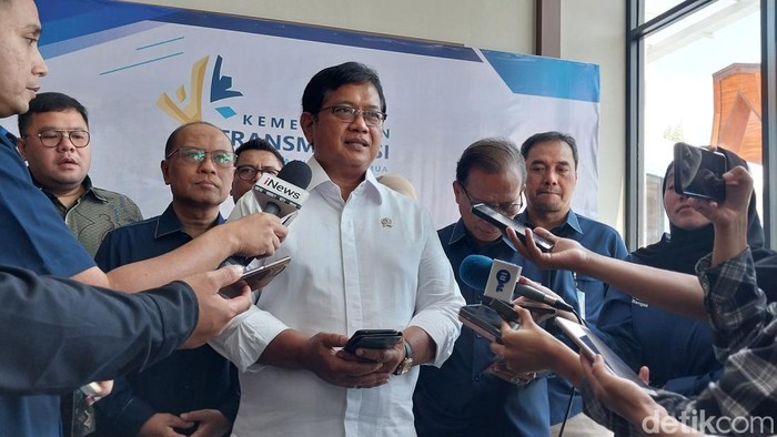 Wakil Menteri (Wamen) Transmigrasi Viva Yoga Mauladi saat konferensi pers