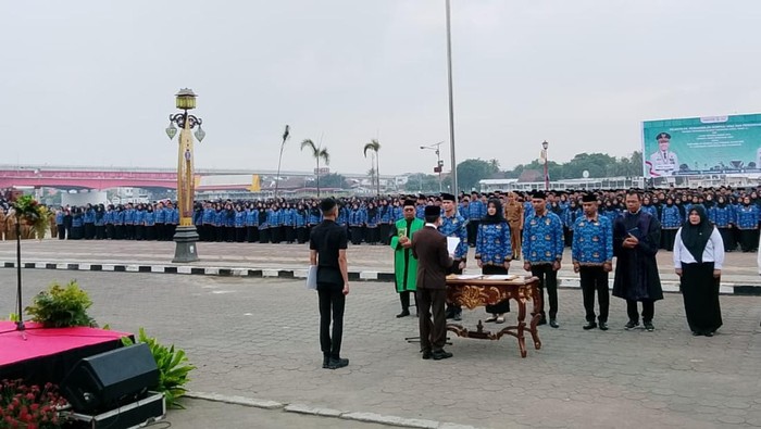 Wali Kota Palembang Ratu Dewa melantik PPPK dan ASN Pemkot Palembang