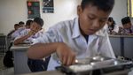 Anak Sekolah di Sumsel Antusias Nikmati Program Makan Bergizi Gratis