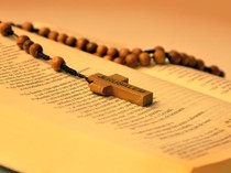 Susunan Doa Rosario Hari Selasa, 14 Oktober 2025: Peristiwa Sedih