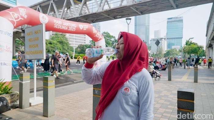 Bisakah Air Mineral Turunkan Kadar Kolesterol Jahat? Ini Faktanya