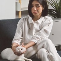 Elsa sendiri sebelumnya selau tampil dengan rambut panjang. Kali ini ia memilih mengubah drastis rambutnya menjadi jauh lebih pendek. Foto: Instagram/@elsaajapasal