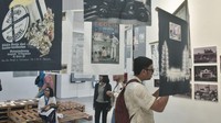 Festival yang diselenggarakan oleh Dinas Perpustakaan dan Kearsipan (Dispusip) Provinsi DKI Jakarta ini mengusung semangat pelestarian dan pengenalan kembali arsip kota Jakarta kepada publik. Dalam pameran arsip bertajuk “Jakarta dalam Ingatan”, pengunjung diajak menelusuri jejak sejarah ibu kota melalui foto-foto lama, dokumen penting, dan instalasi visual interaktif. ANTARA FOTO/Fakhri Hermansyah