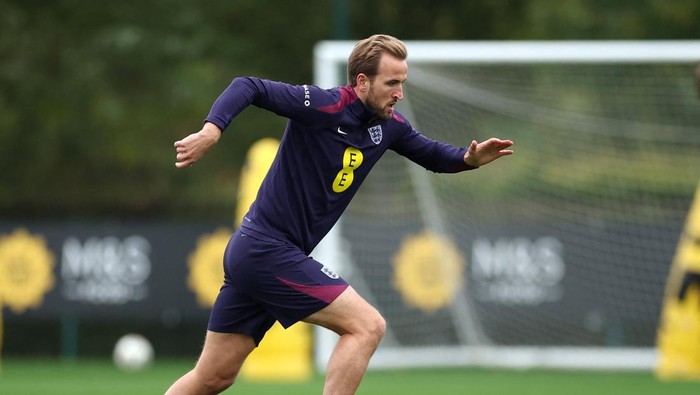 Soccer Football - FIFA World Cup - UEFA Qualifiers - England Training - Tottenham Hotspur Training Centre, London, Britain - October 13, 2025 Englands Harry Kane during training Action Images via Reuters/Andrew Boyers