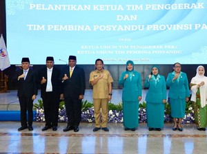 Tri Tito Lantik Ketua TP PKK dan Tim Pembina Posyandu Provinsi Papua