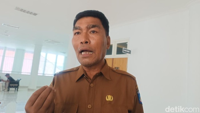 Kepala Dinas Pariwisata Lombok Tengah, Nusa Tenggara Barat (NTB), Lalu Sungkul, Selasa (14/10/2025). Foto: (Edi Suryansyah/detikBali)