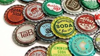Barang koleksi lain yang menarik, tutup botol soda. Tutup botol ini biasanya berkerut dan sering dibuang. Namun bagi para kolektor, ini adalah benda bernilai. Harganya bisa ratusan hingga ribuan dollar. Foto: MSN