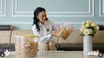 Serunya Kris Dayanti saat Belanja Pisang hingga Jajan Peyek