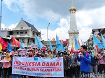 Massa Buruh Geruduk Kantor Gubernur DIY, Minta UMP Naik 60%