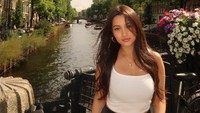 Megan Domani membagikan kabar duka kehilangan nenek di Instagram. Innalillahi wainnailaihi rojiun. Hari ini aku kehilangan salah satu sosok paling berharga dalam hidupku, nenek tercinta. Terima kasih atas kasih sayang, doa, dan semua kenangan indah yang tak akan pernah tergantikan. I love you Omah, salam buat Abah, tulisnya dilihat pada Rabu (15/10/2025). (Foto: dok Instagram megandomani1410)