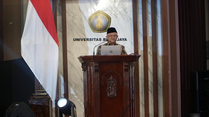 Mendikdasmen Abdul Muti saat memberikan keynote speaker di Konferensi TEFLIN ke-71 Tahun 2025 bahas penerapan bahasa Inggris sejak SD.