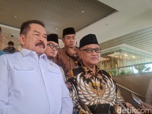 Menteri Haji Bertemu Jaksa Agung Minta Pendampingan Cegah Korupsi