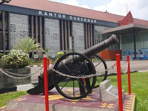 Sejarah Dua Meriam di Kantor Gubernur Sumsel yang Kini Jadi Spot Swafoto