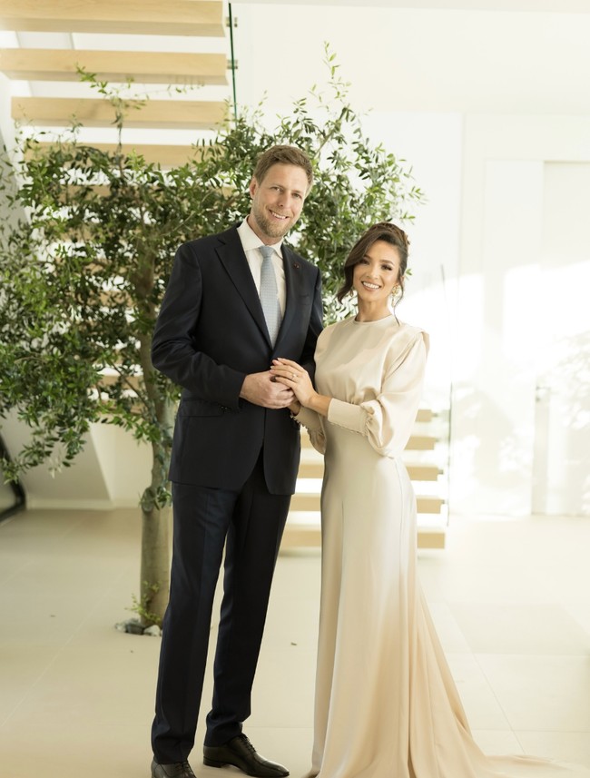 Nama Blerta Celibashi kini menjadi buah bibir di Albania setelah pertunangannya dengan Pangeran Mahkota Leka II diumumkan secara resmi pada 11 Oktober 2025. Namun, jauh sebelum menjadi calon permaisuri kerajaan, Blerta dikenal sebaga fotografer profesional yang bekerja untuk Pangeran Leka.  Foto: dok. Instagram @princeleka