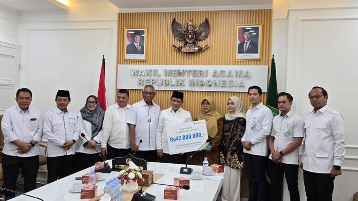Pemerintah melalui Kementerian Agama menyerahkan santunan kematian dari BPJS Ketenagakerjaan senilai Rp 42 juta ke keluarga almarhum Budi Iskandar Pulungan.
