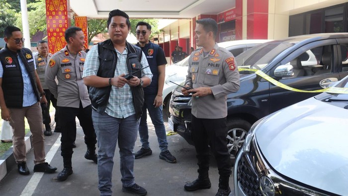 Polres Muara Enim mengembalikan mobil curian yang dicuri oknum TNI