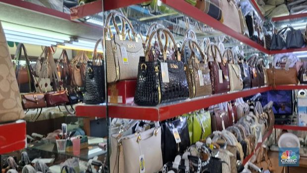 Penjualan tas branded impor 