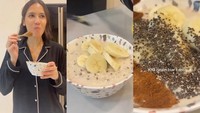 Hobi memasaknya juga pernah dibagikan lewat konten video TikTok. Dalam videonya, Pevita tampak membuat overnight oatmeal yang dipadukan dengan pisang, biji chia, dan bubuk kayu manis. Foto: Instagram/@pevpearce