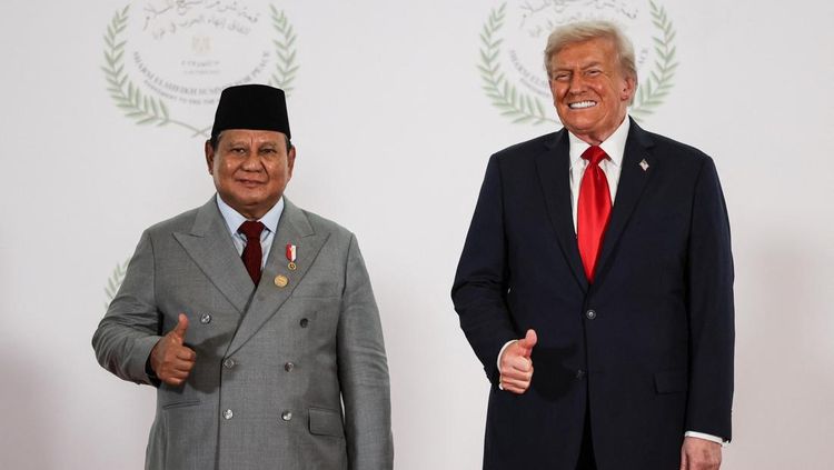 Potret Kompak Prabowo dan Trump Acungkan Jempol di KTT Perdamaian Gaza