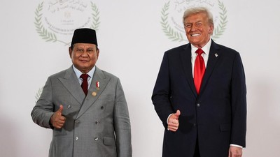 Potret Kompak Prabowo dan Trump Acungkan Jempol di KTT Perdamaian Gaza