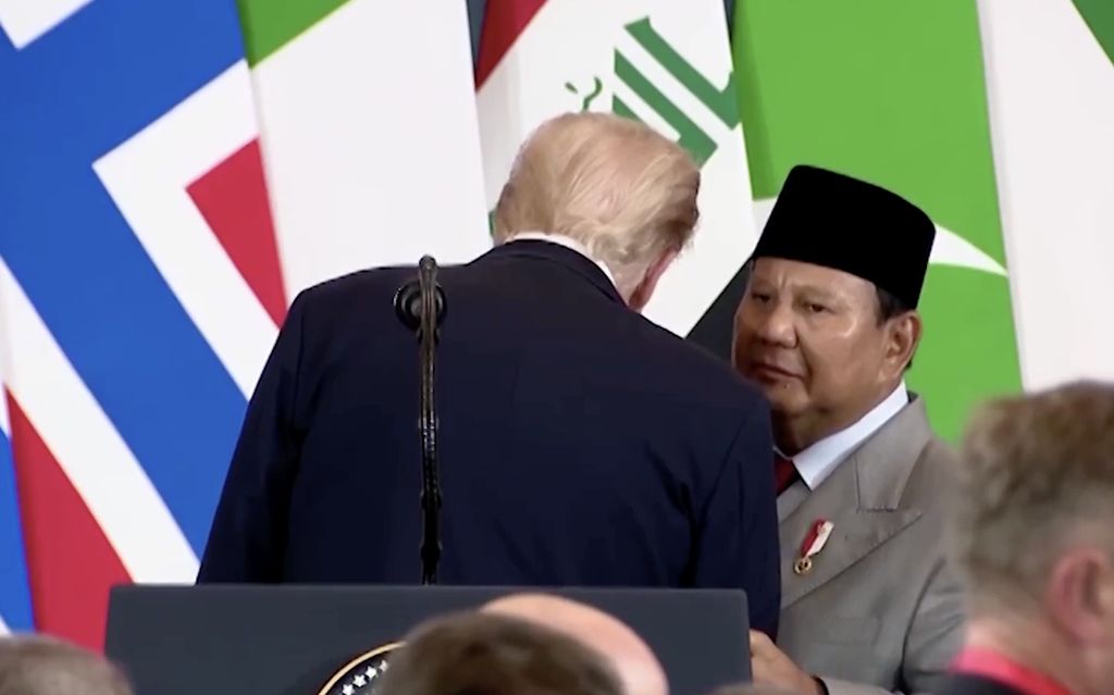 Presiden Indonesia Prabowo Subianto bertanya kepada Presiden AS Donald Trump pada hari Senin (13 Oktober) apakah dia dapat bertemu dengan putra Trump, Eric, wakil presiden eksekutif Trump Organization. (Tangkapan Layar Video Reuters/U.S. NETWORK POOL)