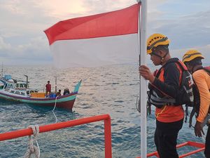 Kapal Nelayan Pangkalpinang Tersambar Petir, 4 ABK Selamat