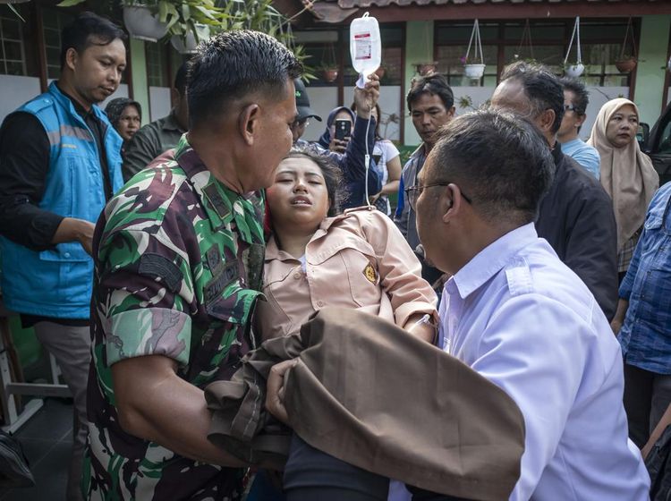 Puluhan Siswa di Cisarua Diduga Keracunan Usai Santap Makan Bergizi Gratis