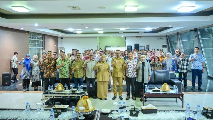 Rapat Koordinasi (Rakor) Dewan Pengawas dan pejabat struktural PDAM Makassar di Aula Tirta Dharma Perumda Air Minum Kota Makassar, Selasa (14/10/2025).